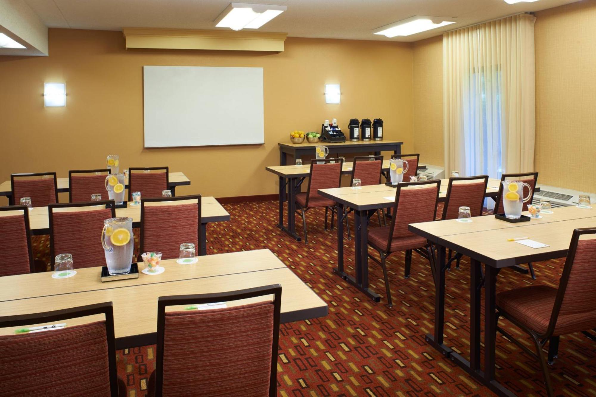 Courtyard By Marriott Lexington North Hotell Exteriör bild