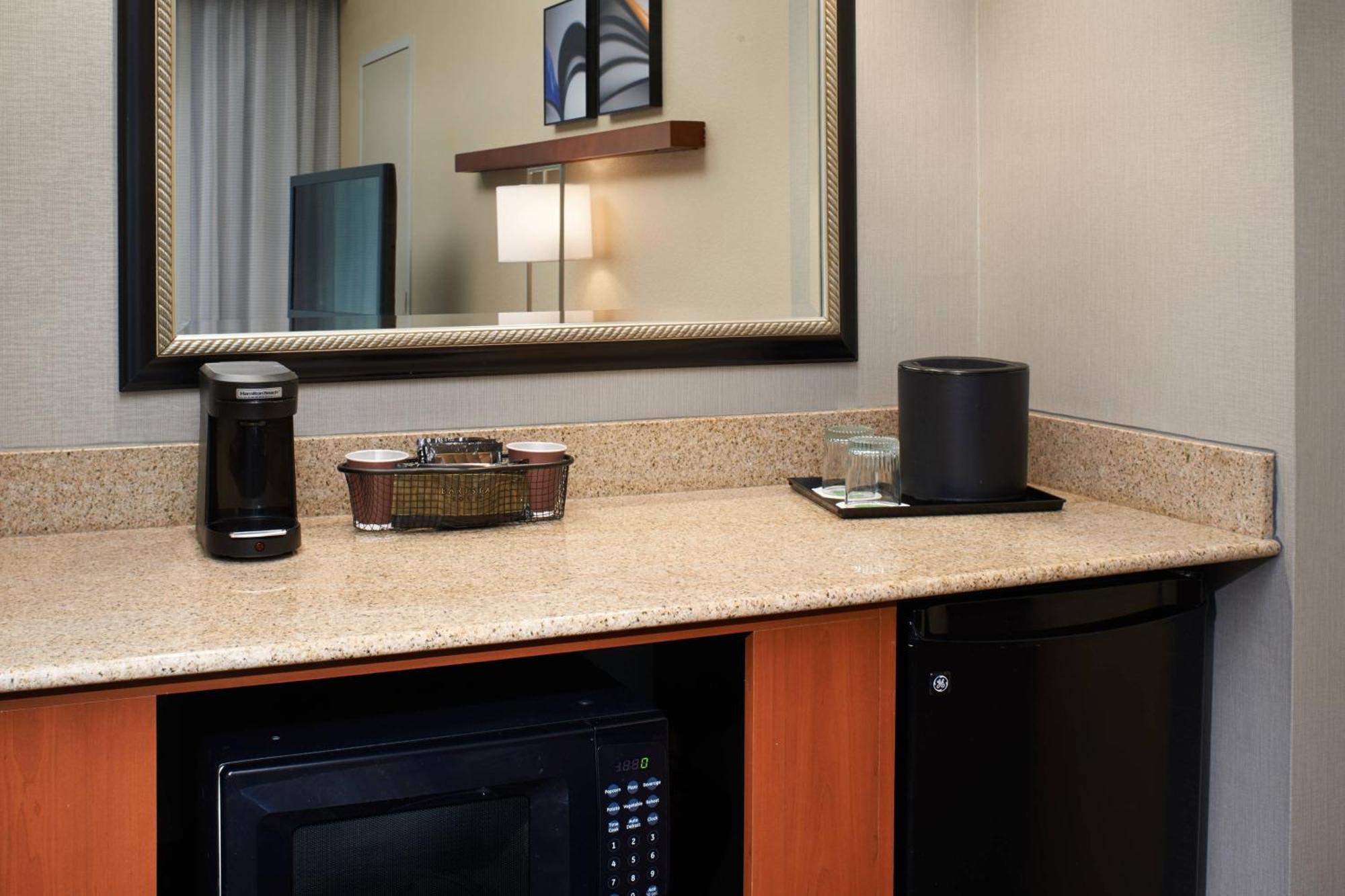Courtyard By Marriott Lexington North Hotell Exteriör bild