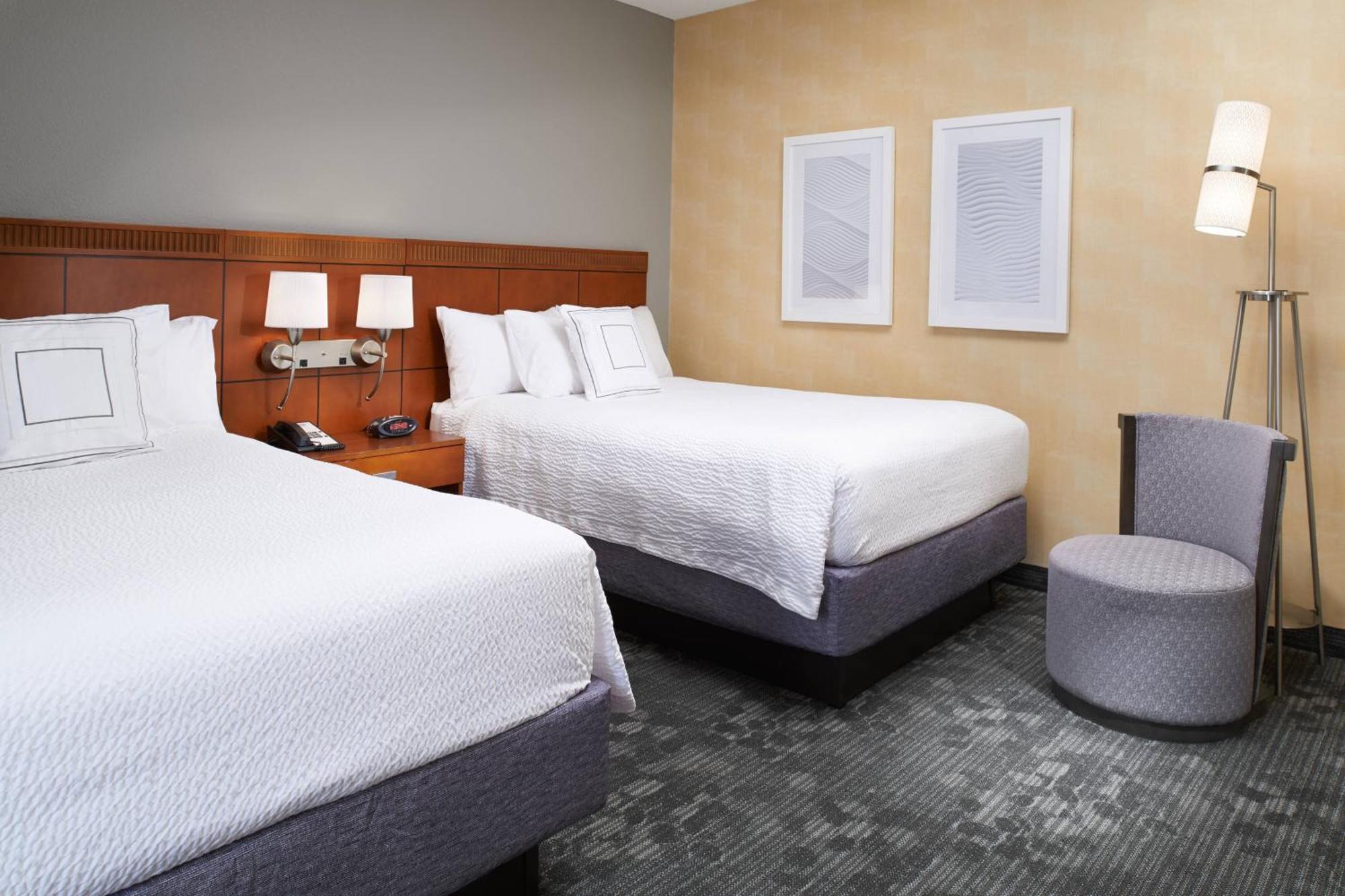 Courtyard By Marriott Lexington North Hotell Exteriör bild