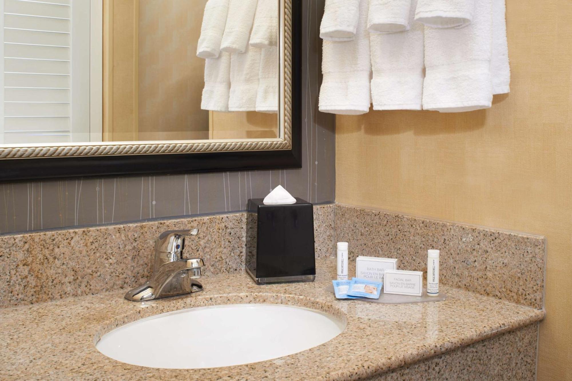 Courtyard By Marriott Lexington North Hotell Exteriör bild