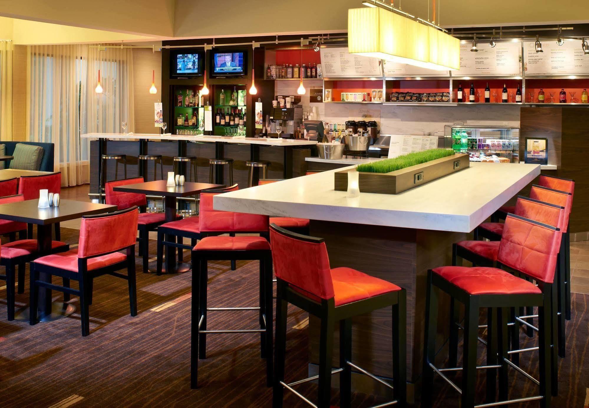 Courtyard By Marriott Lexington North Hotell Exteriör bild